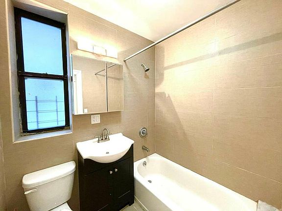 4th image of 436 Eastern Pkwy APT 3H