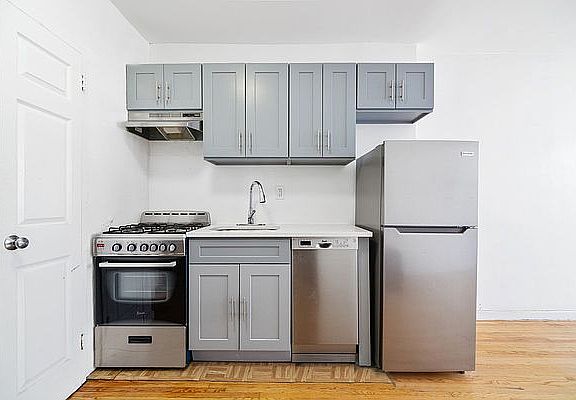 3rd image of 338 E 14th St APT 3A