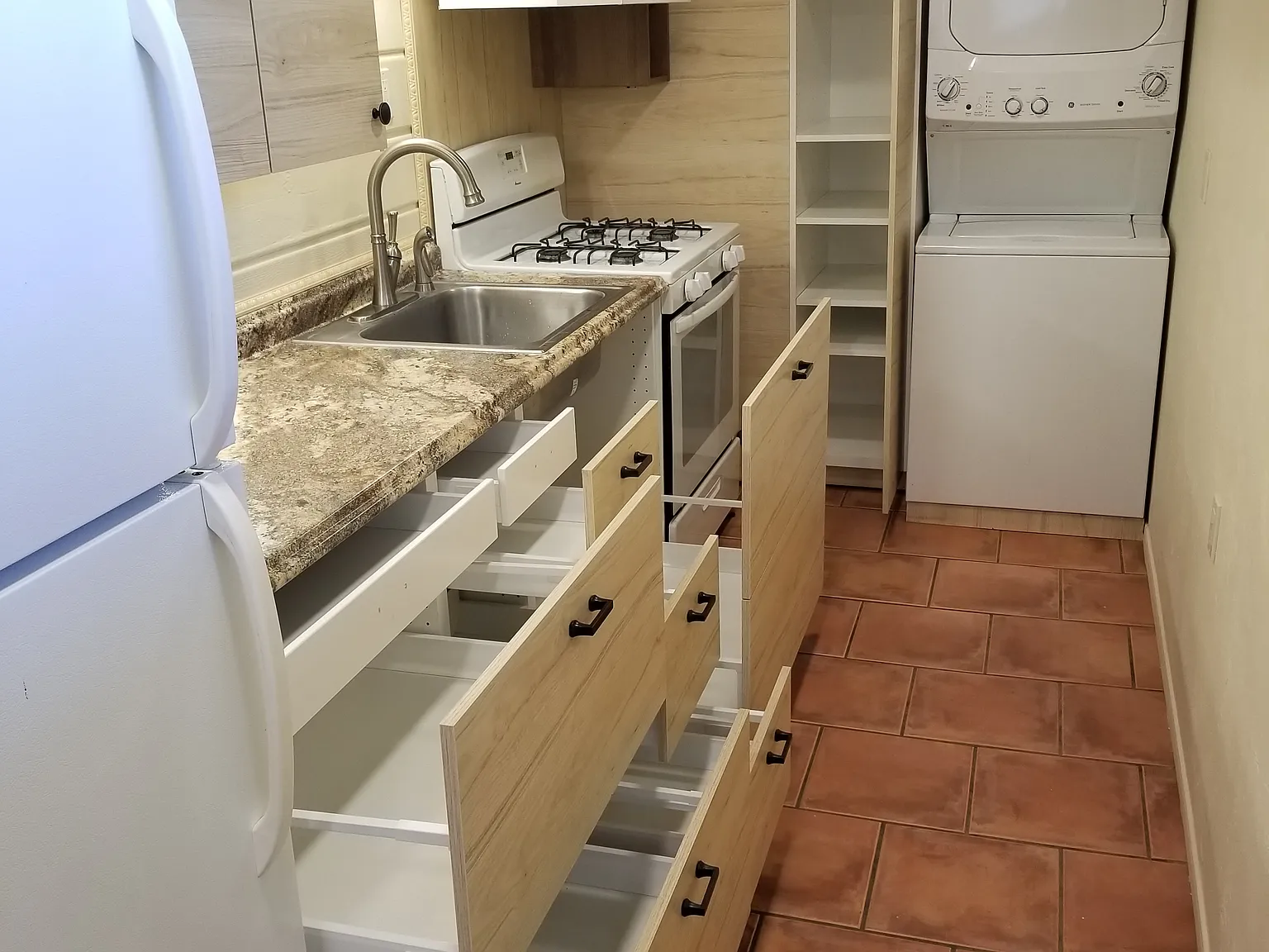 1 bed, 800 sqft, $1,195 — Photo 2