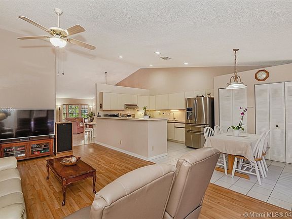 5th image of 2419 NW 95th Ave