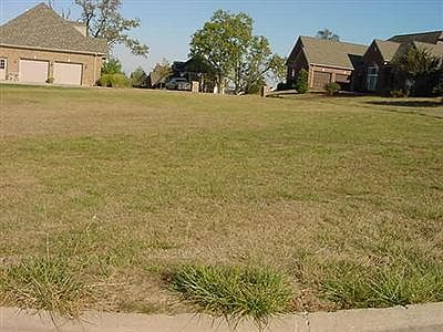 2nd image of 100 Mary Todd Dr