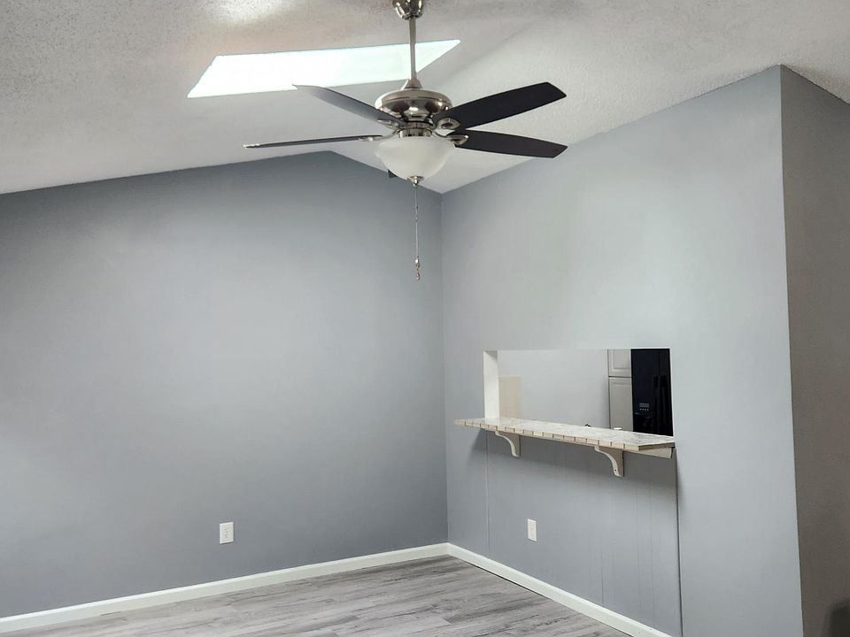 1st image of 2387 Sedgewick Dr