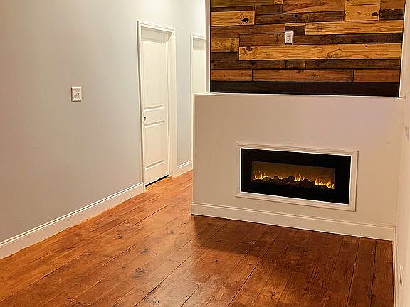 4th image of 1603 Louisa St