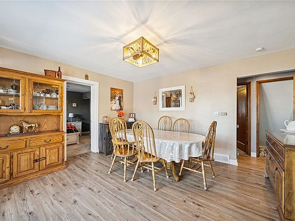 5th image of 203 Kingston Dr