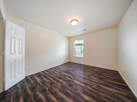 5th image of 5015 Bridgecrossing Ct