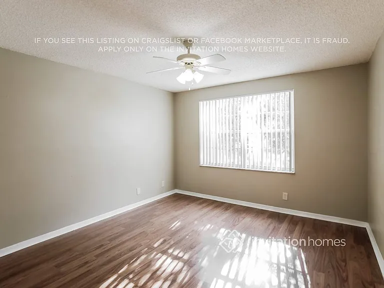 9404 NW 8th Cir — Photo 12