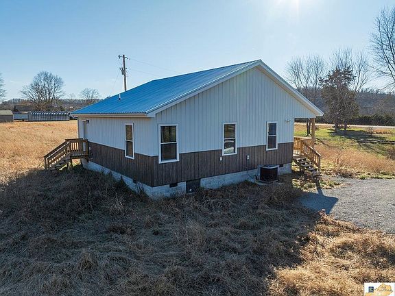 3rd image of 13289 Liberty Rd