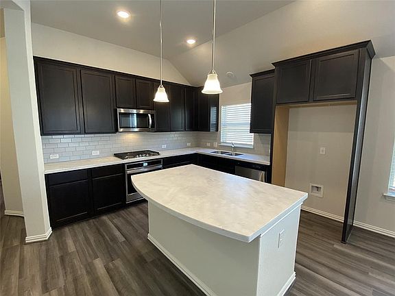 2nd image of 712 Sunny Brook Dr