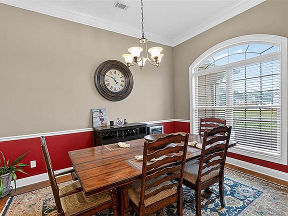 5th image of 102 Wellington Cir