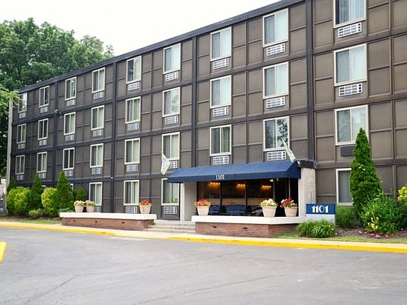 3rd image of 1100 W Godfrey Ave #G205