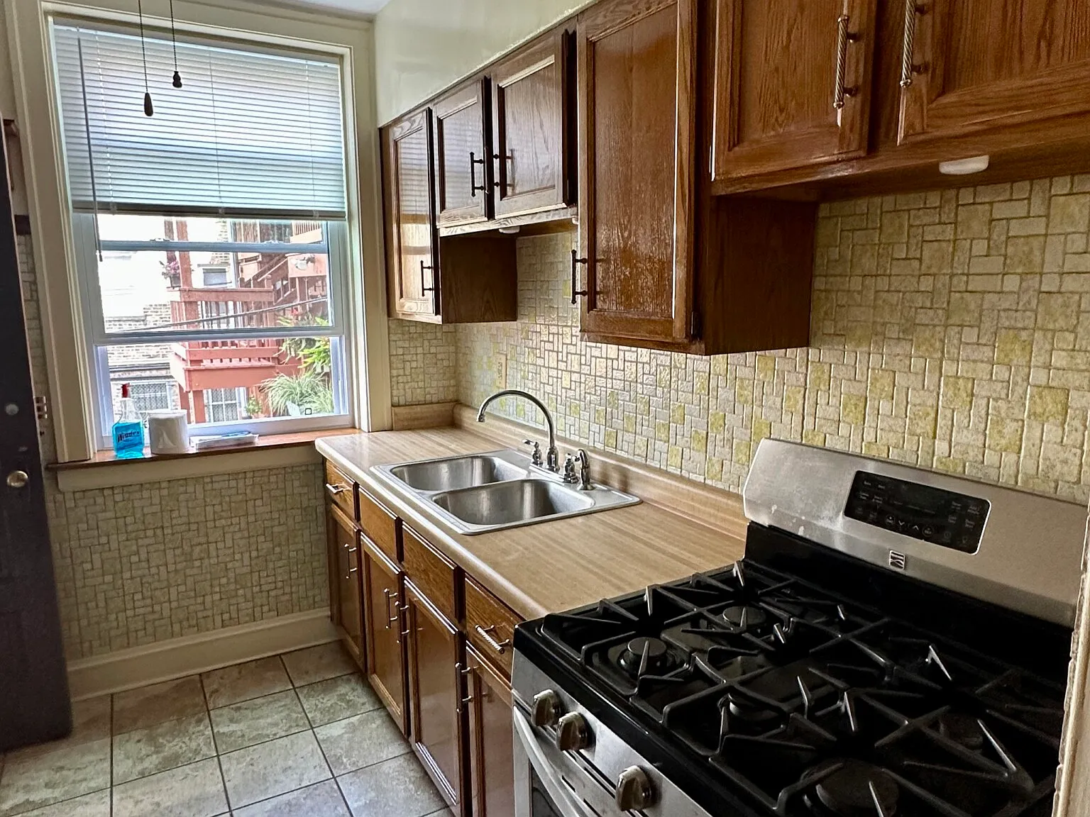 1 bed, 1.0 bath, 750 sqft, $1,660 — Photo 4