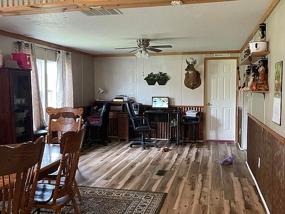 5th image of 584 Hillsboro Cir