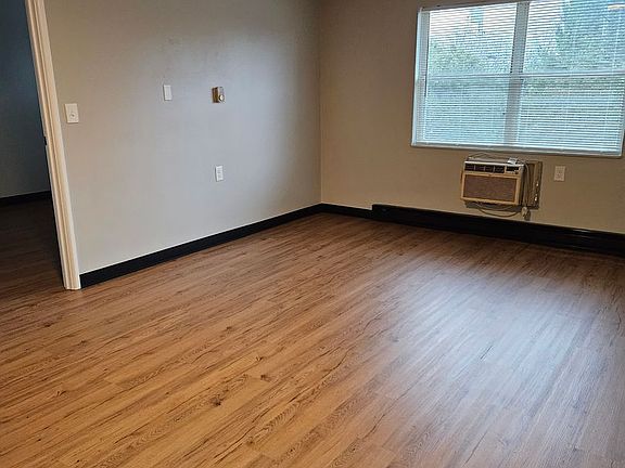 3rd image of 1568 Lexington Ave APT 4A