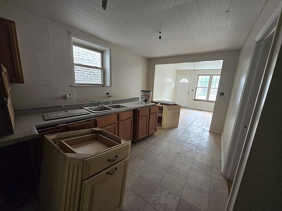 5th image of 3624 S Paulina St