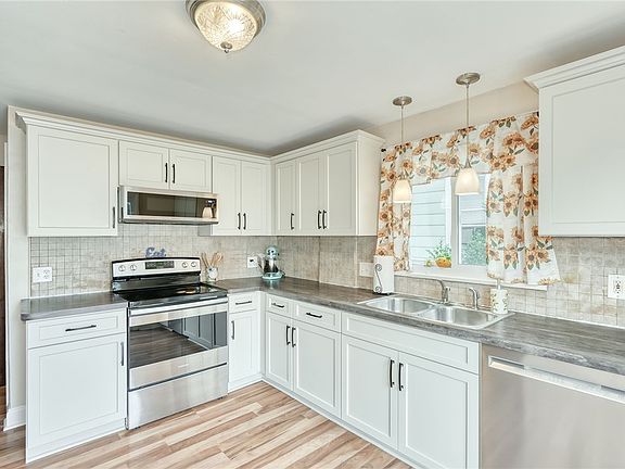 4th image of 84 Falstaff Rd