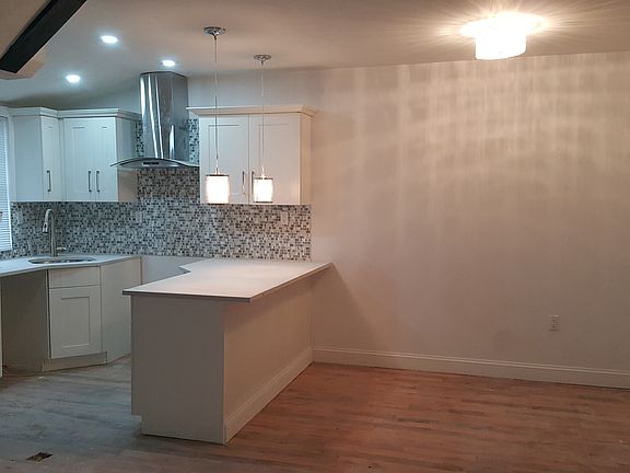 3rd image of 115 227th St