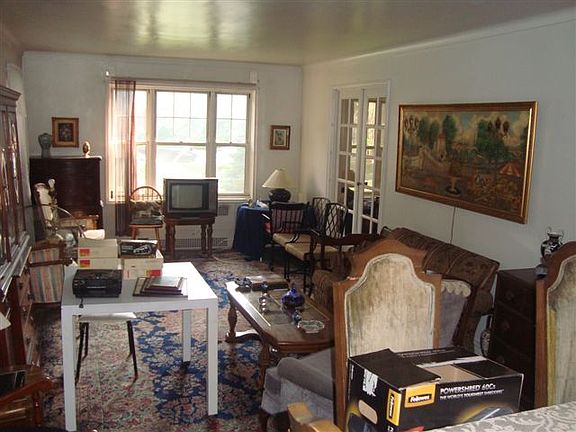 5th image of 7635 113th St APT 1B