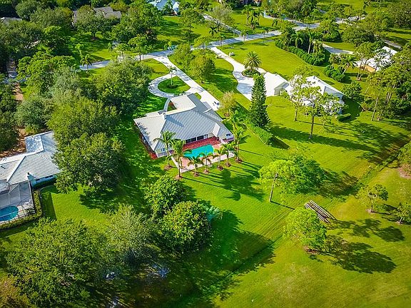 2nd image of 4035 SW Bimini Cir