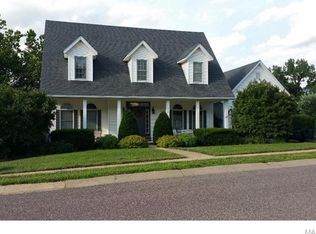 423 Windy Hills Dr, Washington, MO 63090