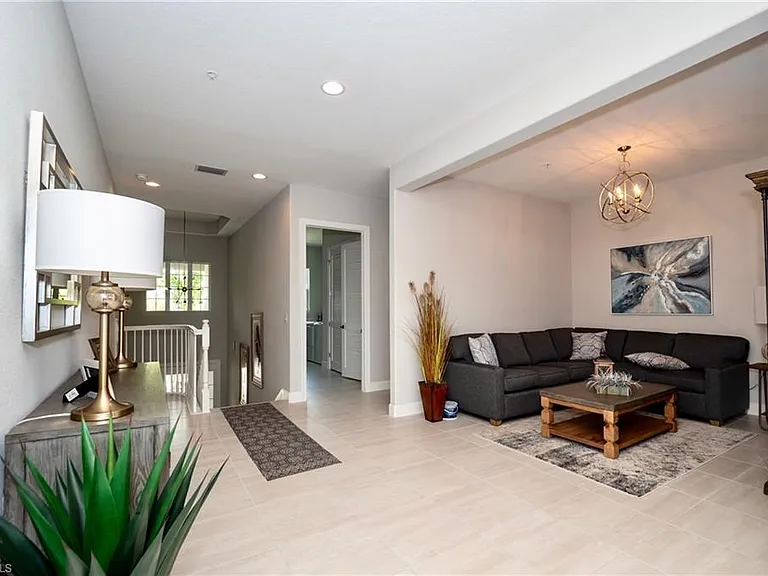 8008 Signature Club Cir — Photo 7
