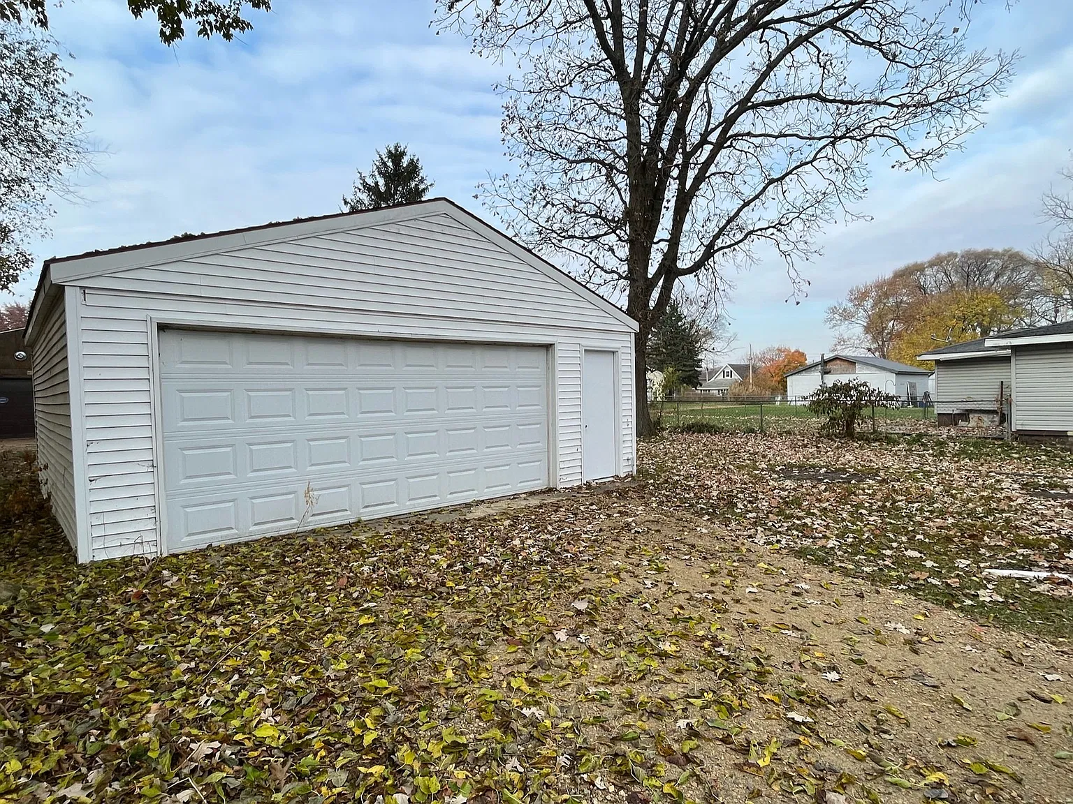 2 bed, 1.0 bath, $1,275 — Photo 3