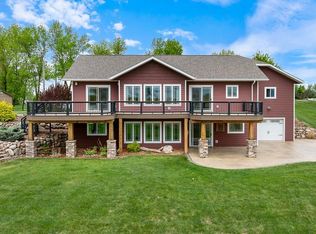 1555 Dickson Dr, Hendricks, MN 56136