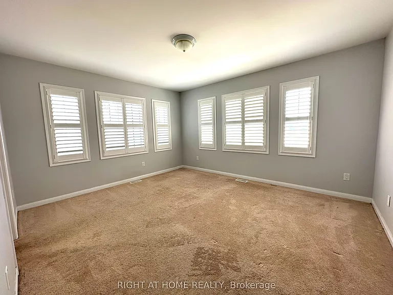 116 Hurst Dr — Photo 37