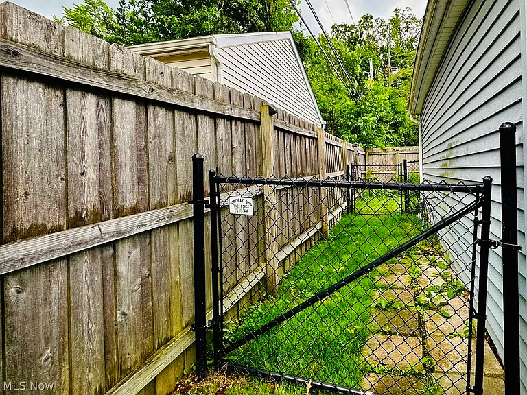 7077 Greenleaf Ave — Photo 31