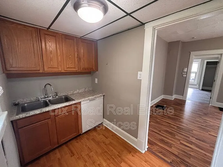 1022 Auburn St — Photo 13
