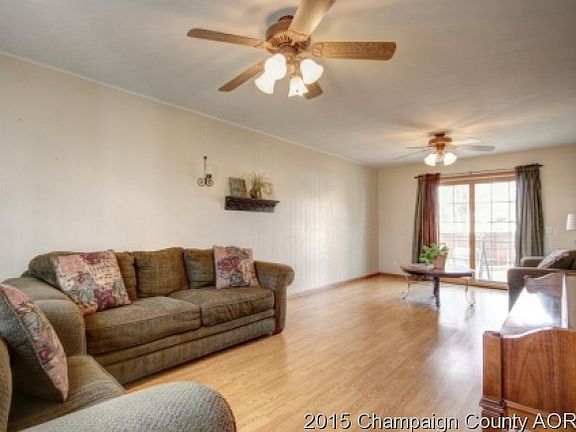 3rd image of 1110 Poplar Ln