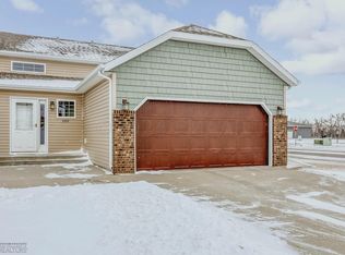 3372 27th St S, Moorhead, MN 56560