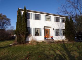 4 Thistlewood Dr, Queensbury, NY 12804