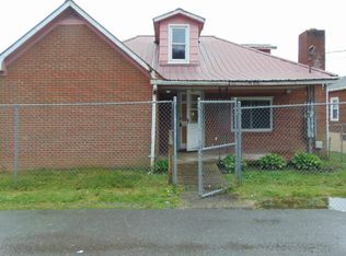 410 11th St, Rainelle, WV 25962