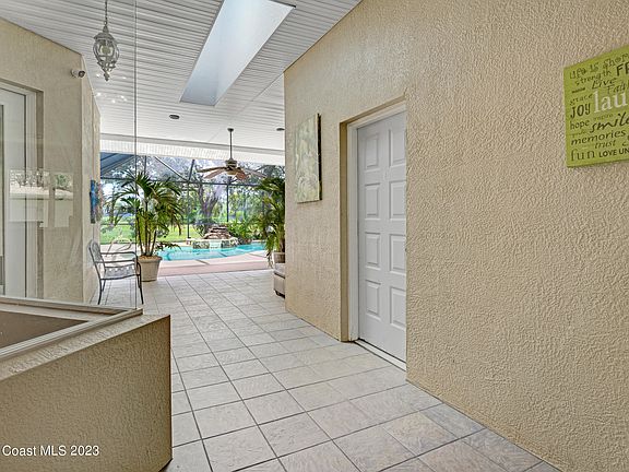 5th image of 956 Gardenbrook Ct SE
