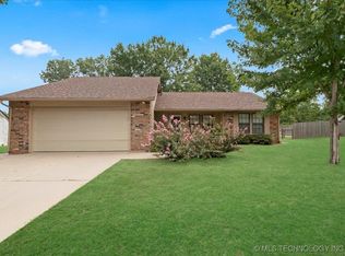 1711 N 29th St, Broken Arrow, OK 74014