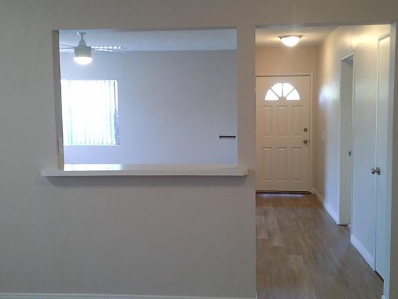 3rd image of 211 W 13th Ave