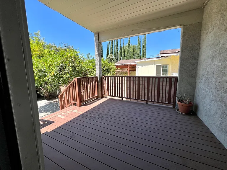 2822 W Avenue 33 — Photo 10