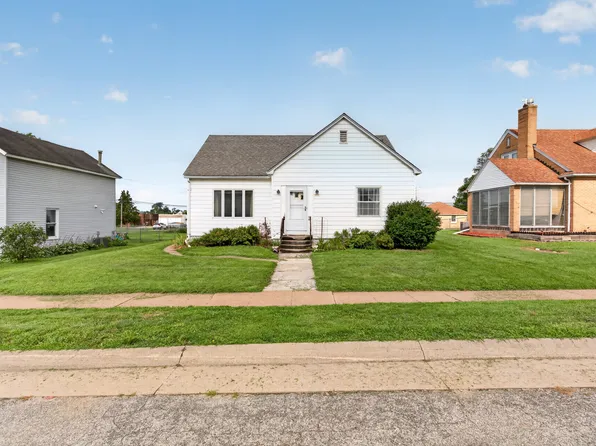 403 Washington Ave, Lowden, IA 52255