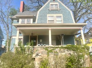 208 College Ave NE, Grand Rapids, MI 49503