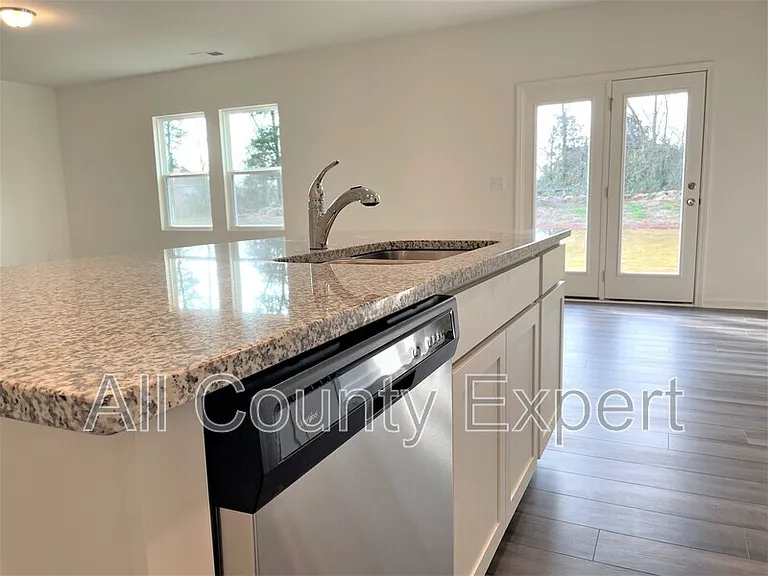 226 San Marino Way — Photo 6