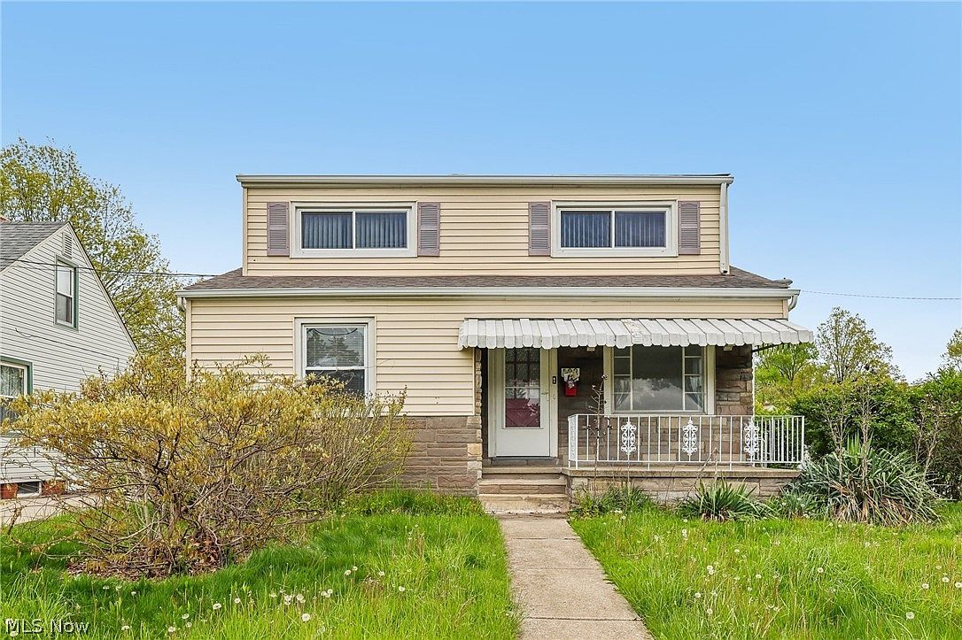 599 E 250th St