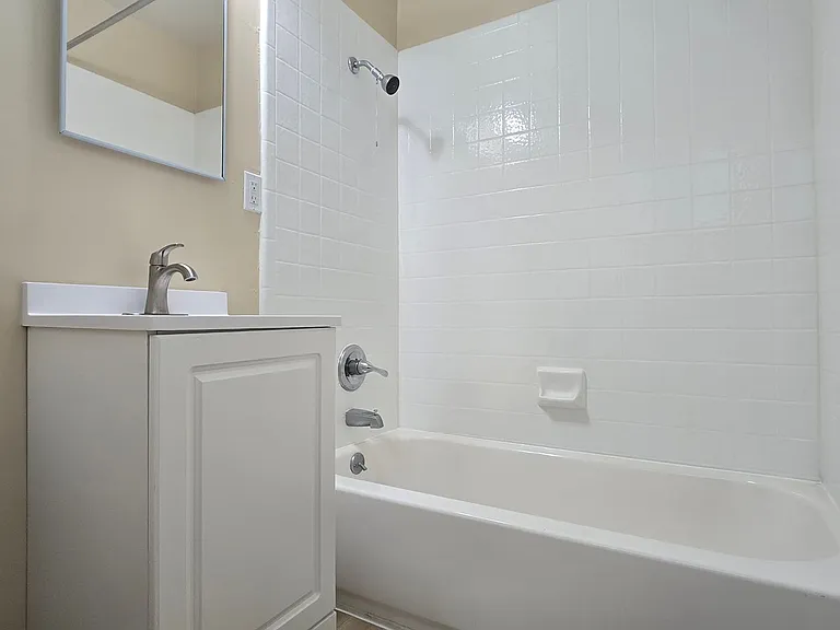 45 Oak Ave — Photo 3