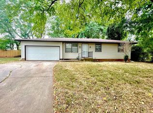 2927 S Knights Ct, Springfield, MO 65807