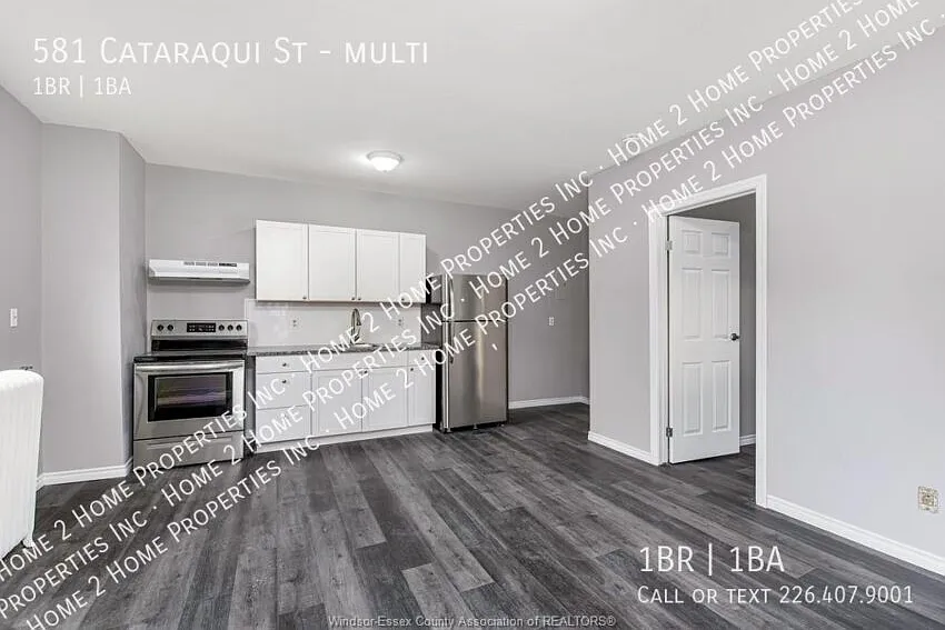Beautifully Renovated 1 bed 1 bath unit close to all your shopping needs — Photo 2