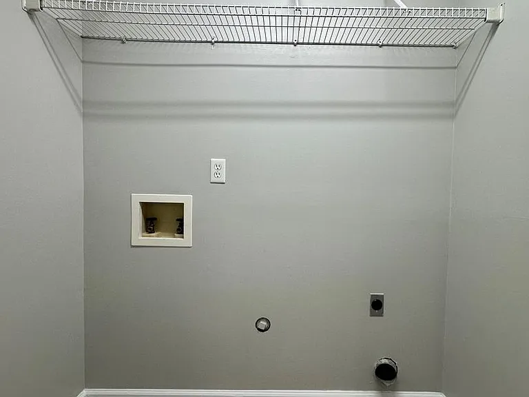 Breckenridge Apartment Homes — Photo 31