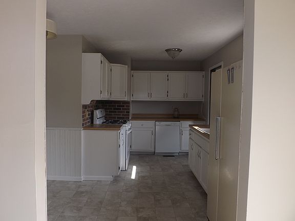 5th image of 2051 Hathaway Dr