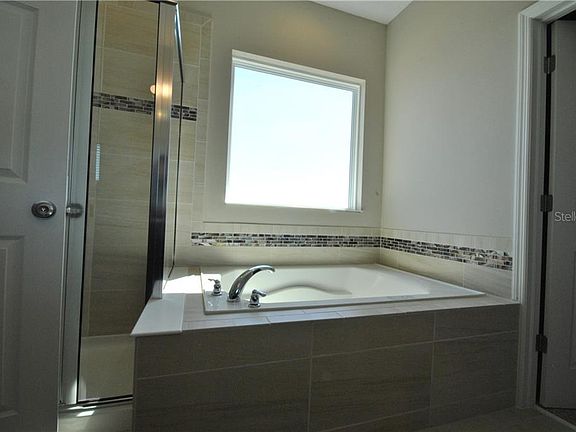 4th image of 347 Blue Cypress Dr