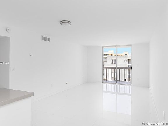 4th image of 3588 Collins Ave APT 506
