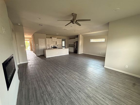 3rd image of 430 Ardsley Ln