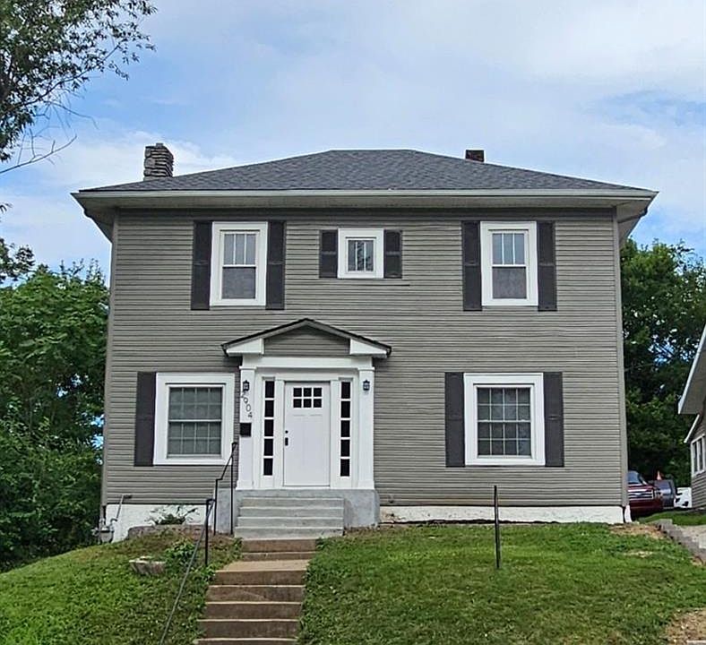 1st image of 2904 N 10th St